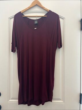 Agnes & Dora V-Neck Short Sleeve Tunic - Burgundy